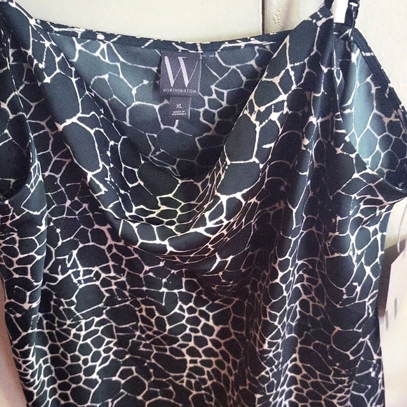 Stylish Green and White Women's Top - Picture 3 of 5